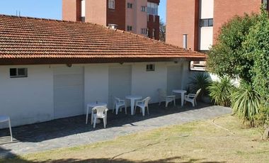 HOTEL VILLA GESELL 24 HABITACIONES BAR DESAYUNADOR -SALA DE ESTAR a 80 mts del Mar