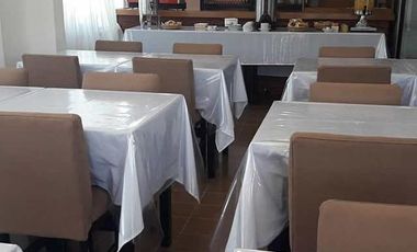 HOTEL VILLA GESELL 24 HABITACIONES BAR DESAYUNADOR -SALA DE ESTAR a 80 mts del Mar