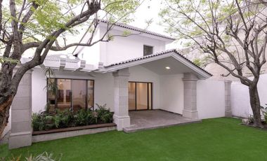 CASA EN VENTA EN RESIDENCIAL CHIPINQUE