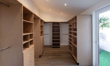 CASA EN VENTA EN RESIDENCIAL CHIPINQUE