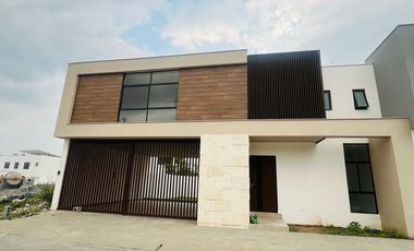 Hermosa Casa en Venta  en Altares Residencial