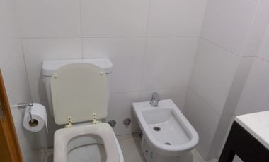 MONOAMBIENTE AL FTE ALQUILA MORON