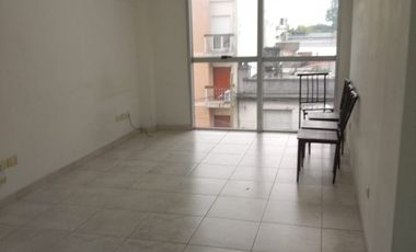 MONOAMBIENTE AL FTE ALQUILA MORON