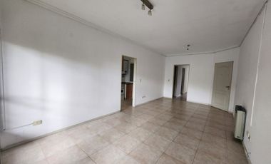 ALQUILO DEPTO 2 DOR CON COCHERA ZONA PARQUE $600.000+EXP+IMP