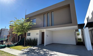 CASA EN VENTA VALLES DEL MOLINO