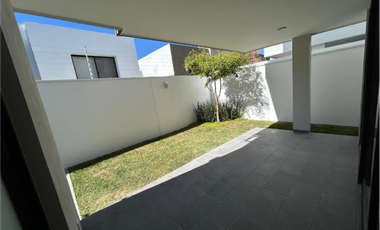 CASA EN VENTA VALLES DEL MOLINO