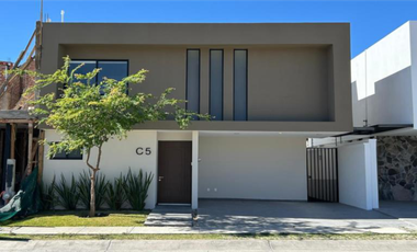 CASA EN VENTA VALLES DEL MOLINO