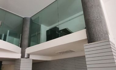 Local con 2 bodegas en Centro de Monterrey