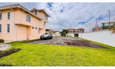 El Triangulo, Casa Comercial en Renta, 662m2, 15 Ambientes