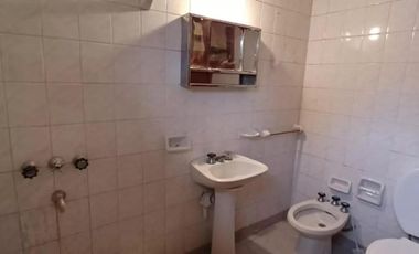 Casa en venta - 2 Dormitorios 2 Baños - 249Mts2 - Azul