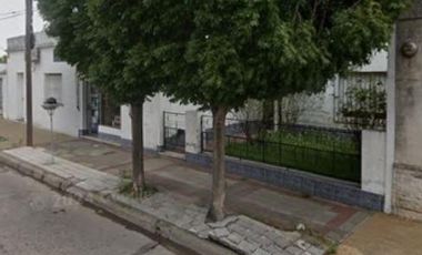 Casa en venta - 2 Dormitorios 2 Baños - 249Mts2 - Azul