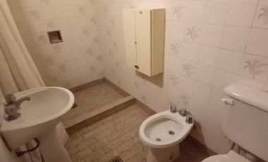 Casa en venta - 2 Dormitorios 2 Baños - 249Mts2 - Azul