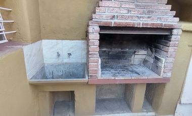 Casa en alquiler Cofico 3 dormitorios, patio c/asador
