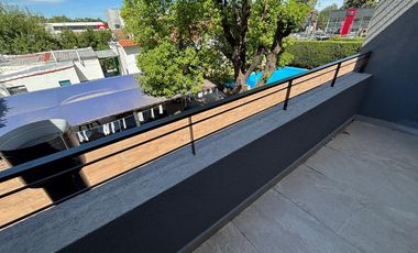 Unidades en duplex a estrenar 4 ambientes, 3 suite, cochera, jardín. Piscina. SUM.