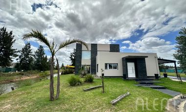 Casa en  venta en Barrio Privado San Eliseo Canning