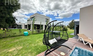 Casa en  venta en Barrio Privado San Eliseo Canning