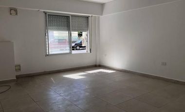 Monoambiente en planta baja en Alquiler y Venta