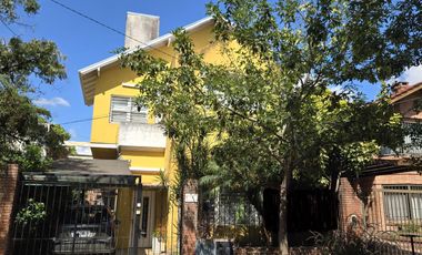Casa en  San Isidro apta para construir edificio de 3 plantas