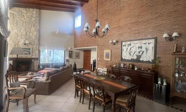 Casa en Venta -  Roldan - Barrio Privado ,  El Cielo - 4 Dormitorios- Quincho - Pileta
