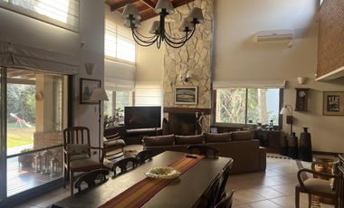 Casa en Venta -  Roldan - Barrio Privado ,  El Cielo - 4 Dormitorios- Quincho - Pileta