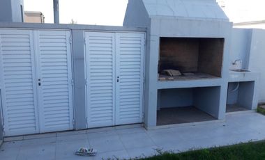 Casa en alquiler en barrio Pizzurno