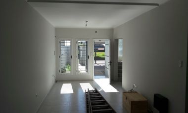 Casa en alquiler en barrio Pizzurno