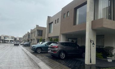 En venta Casa en  Frac . Valle de las Fuentes, Calimaya.