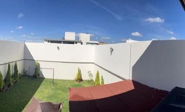 En venta Casa en  Frac . Valle de las Fuentes, Calimaya.