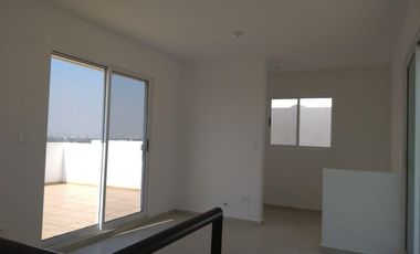 Casa en Renta en La Perla Carretera Nacional $32,000