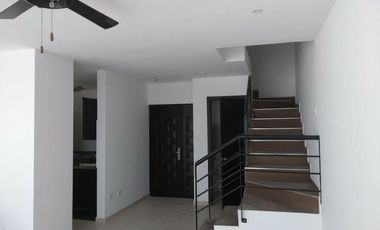 Casa en Renta en La Perla Carretera Nacional $32,000