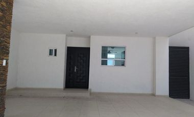 Casa en Renta en La Perla Carretera Nacional $32,000