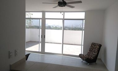 Casa en Renta en La Perla Carretera Nacional $32,000