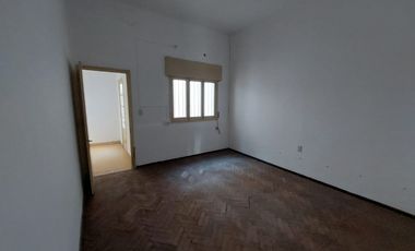 Se alquila casa/estudio centrica en Rafaela