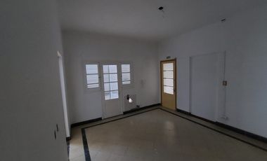 Se alquila casa/estudio centrica en Rafaela