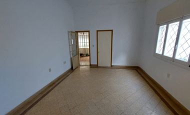 Se alquila casa/estudio centrica en Rafaela