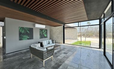 Casa en venta en Mérida, Privada Silvesta, Cholul ( L. 15)