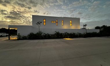 Casa en venta en Mérida, Privada Silvesta, Cholul ( L. 15)