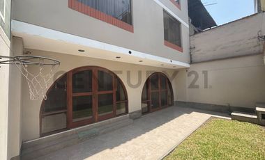 VENDO LINDA CASA EN ATE MAYORAZGO