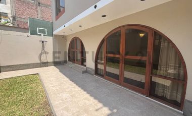 VENDO LINDA CASA EN ATE MAYORAZGO