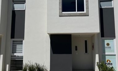 CASA EN VENTA EN CALIMAYA, HACIENDA DE LAS FUENTES