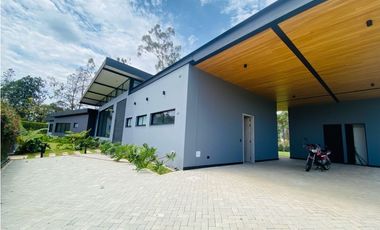 Casa para Arriendo en Llanogrande Antioquia