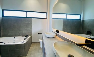 Casa para Arriendo en Llanogrande Antioquia
