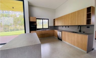 Casa para Arriendo en Llanogrande Antioquia