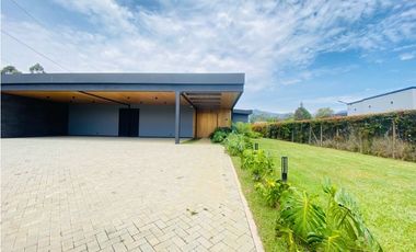 Casa para Arriendo en Llanogrande Antioquia