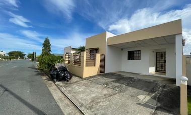 Se Vende Casa en Residencial La Arboleda, Cluster Los Olivos