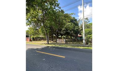 SE VENDE TERRENO EN PENONOMÉ CENTRICO CERCA DE TODO