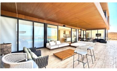 VENTA HERMOSA CASA AMPLIA CON VISTA AL MAR