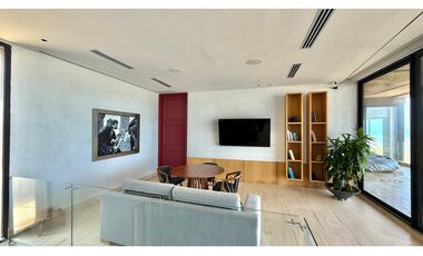 VENTA HERMOSA CASA AMPLIA CON VISTA AL MAR