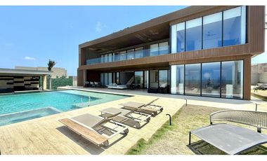 VENTA HERMOSA CASA AMPLIA CON VISTA AL MAR