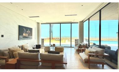 VENTA HERMOSA CASA AMPLIA CON VISTA AL MAR